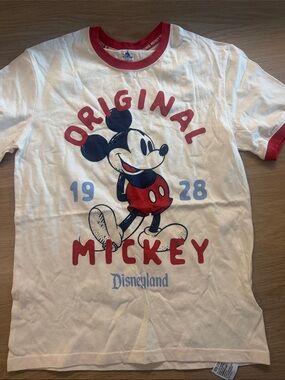 NWOT Unisex Disney Ringer Tee